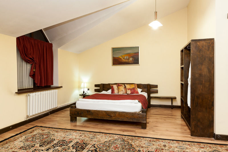 Saraishyq Hotel Almaty Exterior foto